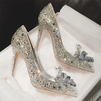 A Semana de moda de Celebridades de alto Grau de Cristal de Cinderela Sapatos Nupcial Sapatos de Casamento Strass Com Flor de mulher fina e salto alto